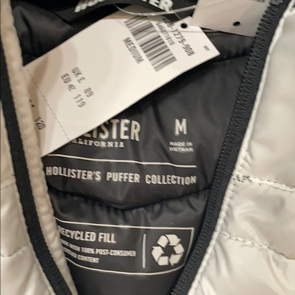 NWT Hollister Woods Graphic Puffer Jacket - Picture 3 of 3